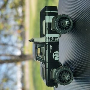 HOT WHEELS 70 Dodge Power Wagon, 2010